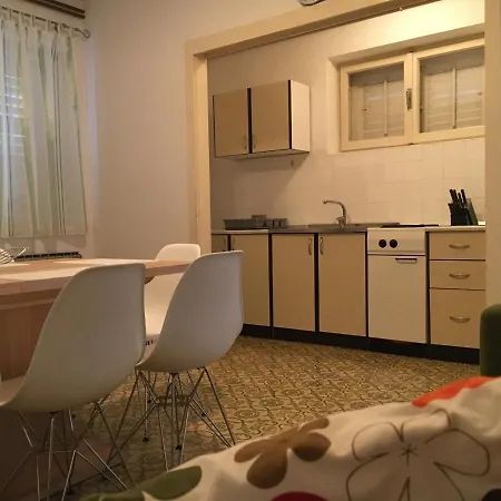 Aurora ماكارسكا